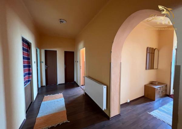 ZNÍŽENÁ CENA - Presvetlený 4 izbový rodinný dom s garážou