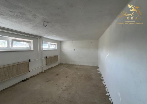 ZNÍŽENÁ CENA - Presvetlený 4 izbový rodinný dom s garážou