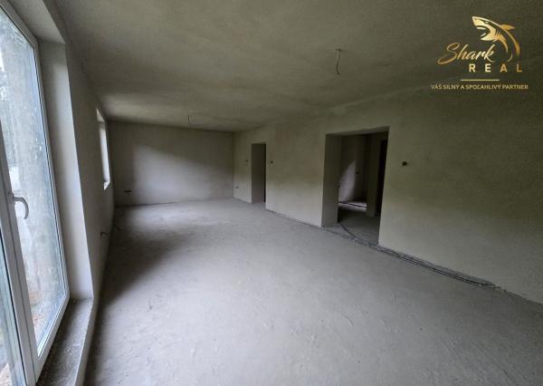 Priestranná budova s bývaním