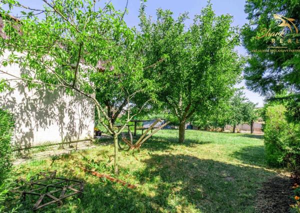 ZNÍŽENÁ CENA - EXKLUZÍVNE: Na predaj záhrada s chatkou – na skok od Trnavy!
