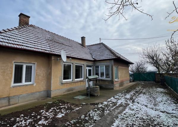 Rodinný dom s 20á pozemkom v obci Semerovo