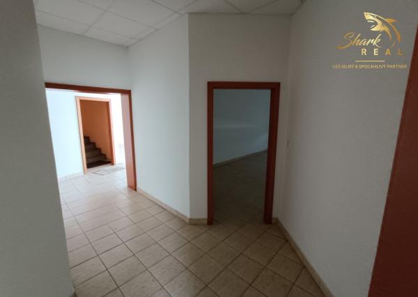 Administratívno-apartmánová budova
