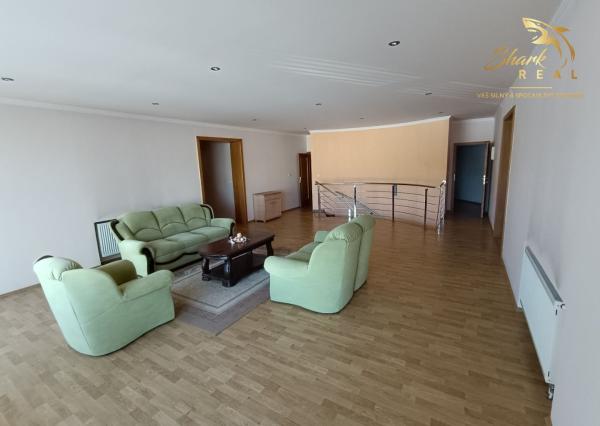 Administratívno-apartmánová budova