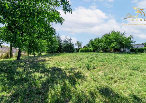 ZNÍŽENÁ CENA - EXKLUZÍVNE: Záhrada s murovanou chatkou – Špačince, Dolný mlyn – len 5 minút od Trnavy!