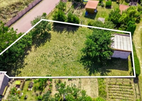 ZNÍŽENÁ CENA - EXKLUZÍVNE: Záhrada s murovanou chatkou – Špačince, Dolný mlyn – len 5 minút od Trnavy!