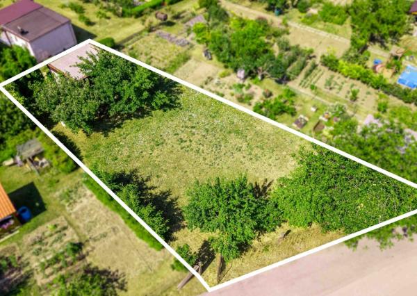 ZNÍŽENÁ CENA - EXKLUZÍVNE: Záhrada s murovanou chatkou – Špačince, Dolný mlyn – len 5 minút od Trnavy!