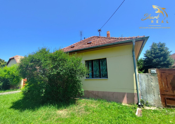 Ponúkam na predaj krásny pozemok vo výbornej lokalite.