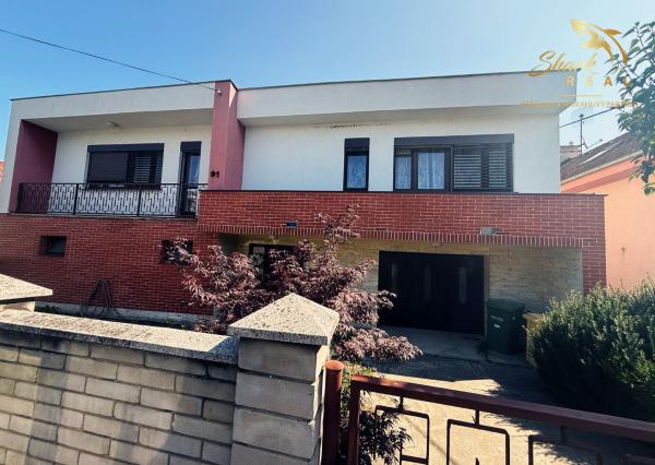 Výrazná zľava, 5iz. rodinný dom v pôvodnom stave - Rezervovaný