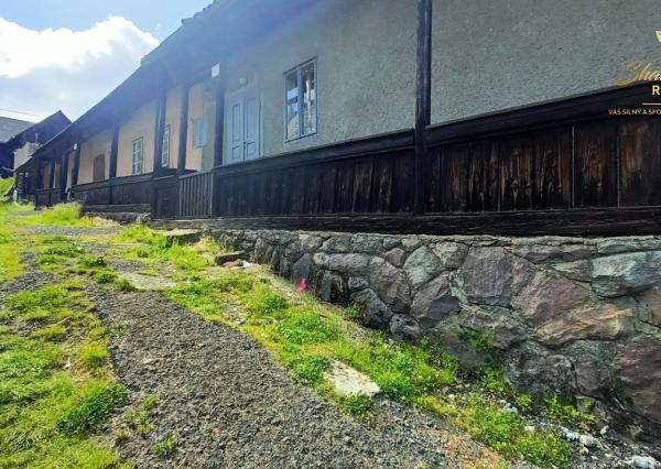 Útulná chalupa neďaleko Banskej Štiavnice