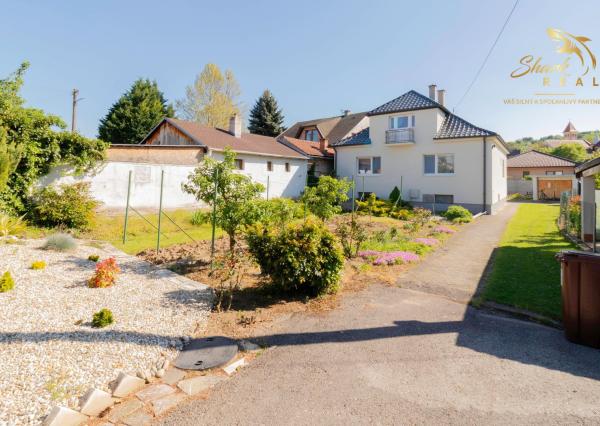 KRÁSNY rodinný dom v atraktívnej obci BANKA