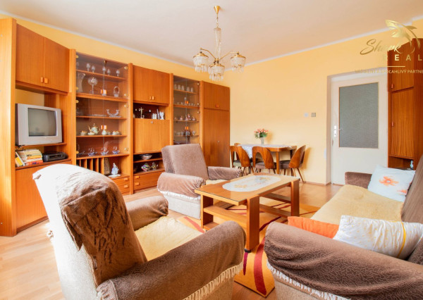 REZERVOVANÉ - Rodinný dom s rozľahlým slnečným pozemkom