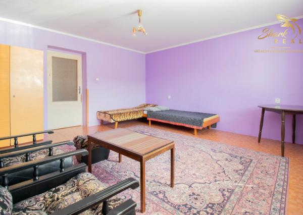 REZERVOVANÉ - Rodinný dom s rozľahlým slnečným pozemkom