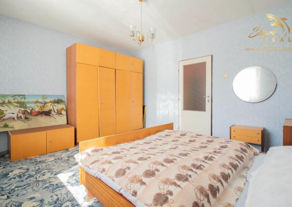 REZERVOVANÉ - Rodinný dom s rozľahlým slnečným pozemkom