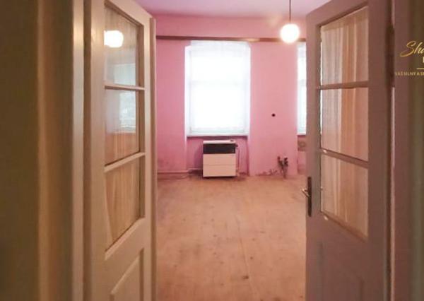 Nová cena! Rodinný dom v centre Žarnovice – ideálny aj na podnikateľské účely