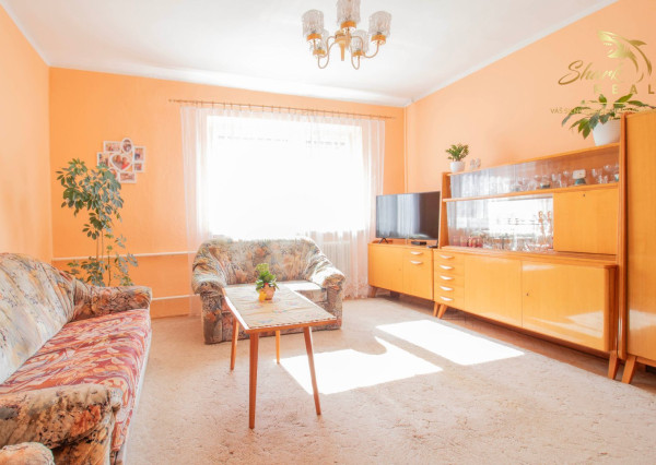 Čiastočne zrekonštruovaný dom vo výbornej lokalite s garážou