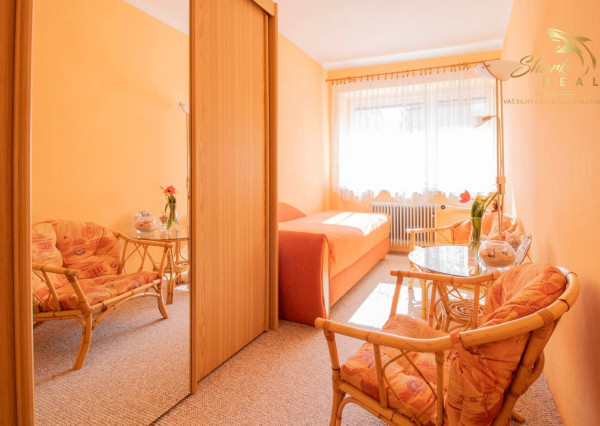 Čiastočne zrekonštruovaný dom vo výbornej lokalite s garážou