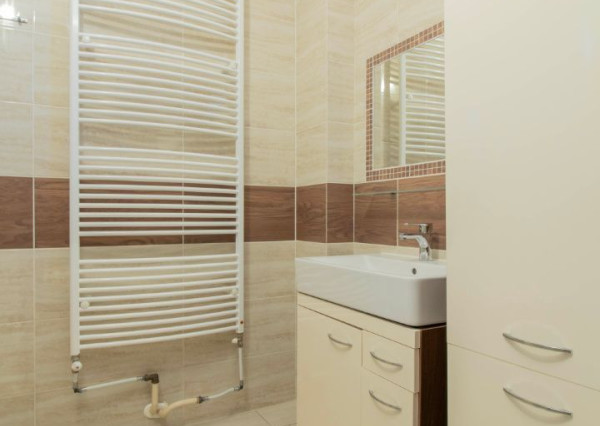 Čiastočne zrekonštruovaný dom vo výbornej lokalite s garážou