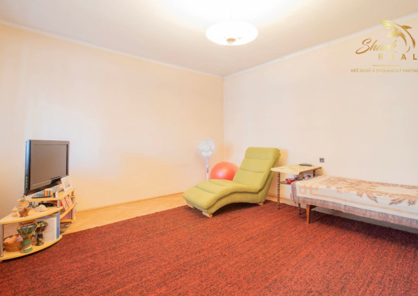 Čiastočne zrekonštruovaný dom vo výbornej lokalite s garážou