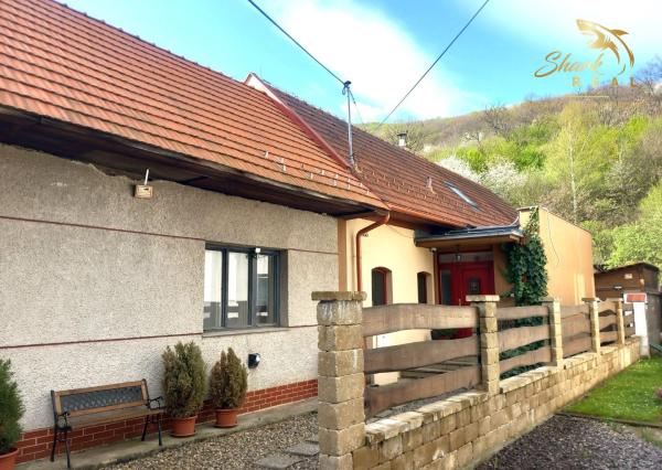 REZERVOVANÉ! Výnimočný rodinný dom v krásnej prírode Štiavnických vrchov