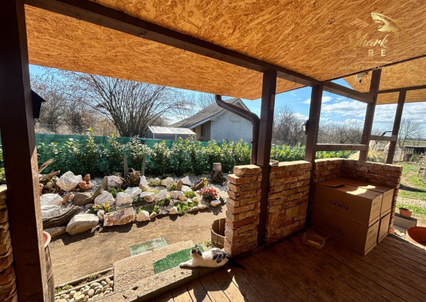 Záhrada s mobilným domčekom