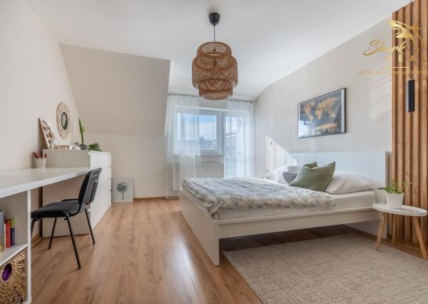 ***VÝNIMOČNÁ NEHNUTEĽNOSŤ LEN 20 km od Trnavy*** úžitková plocha 590 m2***veľký dvor s bazénom a wellnesom***