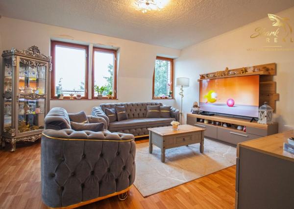 Priestranný rodinný dom v Hornej Strede s veľkým pozemkom