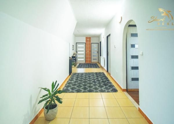 Priestranný rodinný dom v Hornej Strede s veľkým pozemkom