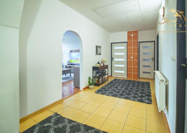 Priestranný rodinný dom v Hornej Strede s veľkým pozemkom