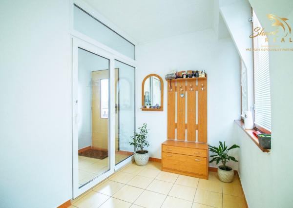 Priestranný rodinný dom v Hornej Strede s veľkým pozemkom