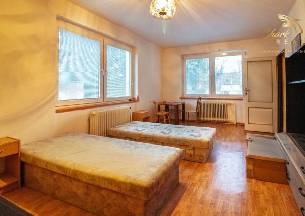 Priestranný rodinný dom v Hornej Strede s veľkým pozemkom