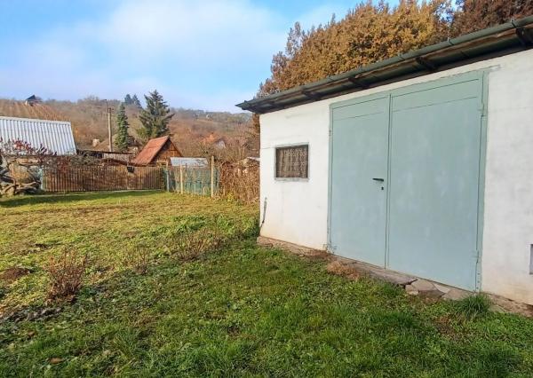 PREDANÉ - Presvetlený veľký 3 izbový byt / Malé Kozmálovce - Levice