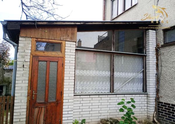 6-izbový rodinný dom v Kovarciach na bývanie i podnikanie