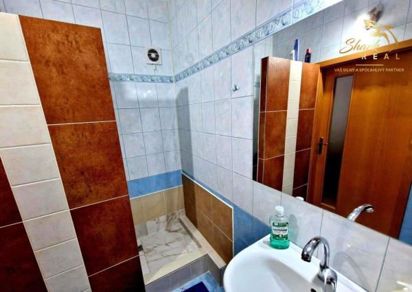 PEKNÝ 2,5 IZBOVÝ BYT -  VÝBORNÁ LOKALITA