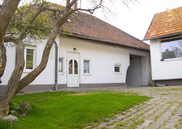 Nová cena! Zaujímavý rodinný dom v nádhernej prírode