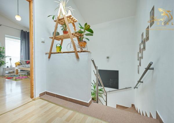 BEZKONKURENČNÁ CENA!  Slnečný 5-izbový rodinný dom na Slnečnej ulici