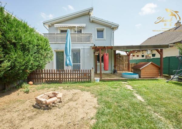 BEZKONKURENČNÁ CENA!  Slnečný 5-izbový rodinný dom na Slnečnej ulici