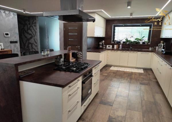 SHARK REAL ponúka výnimočná nehnuteľnosť s bazénom a pozemkom 2500m2