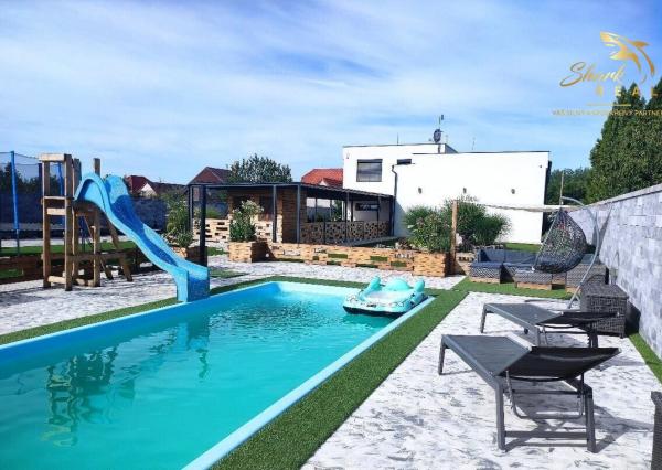 SHARK REAL ponúka výnimočná nehnuteľnosť s bazénom a pozemkom 2500m2