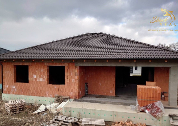 Na predaj 4 izbová novostavba v Malom Lapáši