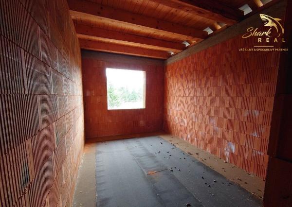 Na predaj 4 izbová novostavba v Malom Lapáši