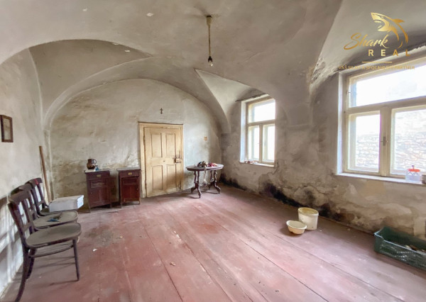 Znížená cena - Jedinečná príležitosť - Historický vinársky dom v samotnom srdci Pezinka