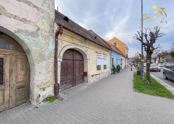 Znížená cena - Jedinečná príležitosť - Historický vinársky dom v samotnom srdci Pezinka