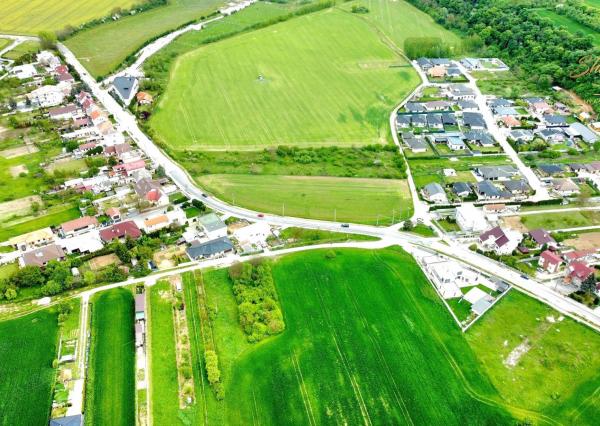 TOP CENA,  stavebný pozemok 4781m2 aj  pre developerov