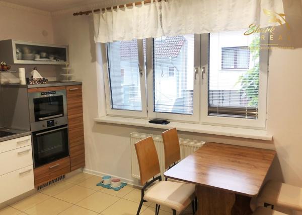 Jedinečná apartmánová nehnutelnosť s bazénom a záhradou