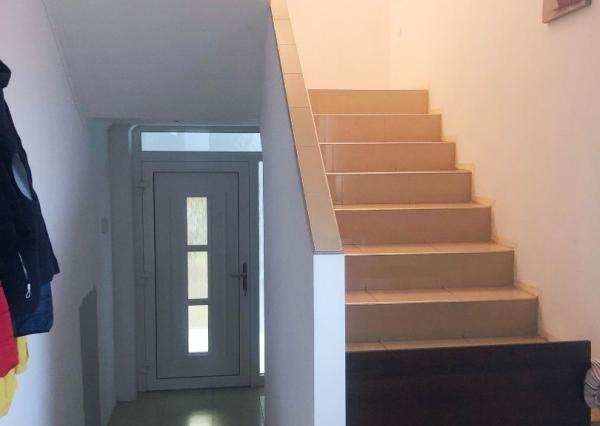 Jedinečná apartmánová nehnutelnosť s bazénom a záhradou