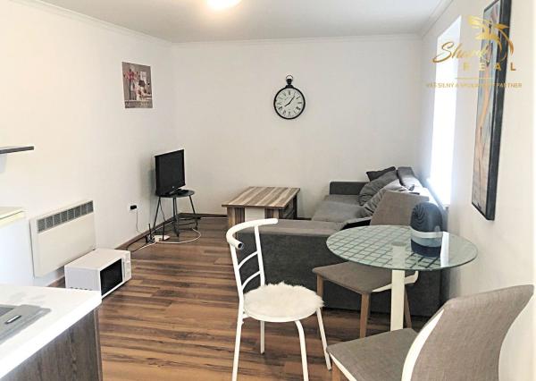 Jedinečná apartmánová nehnutelnosť s bazénom a záhradou