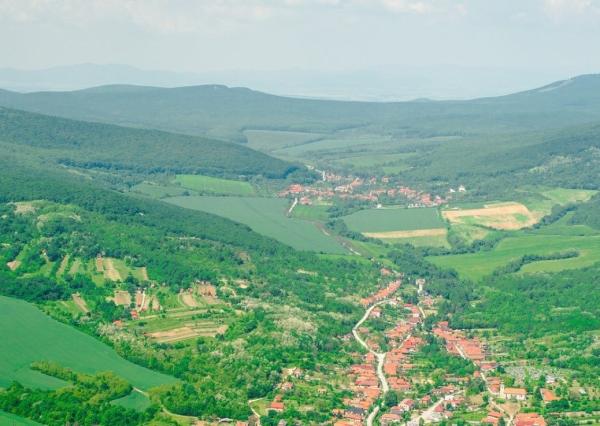 Krásny pozemok na predaj len 10 minút od Nitry