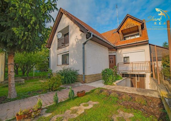 Poschodový dom v tichej lokalite Piešťan