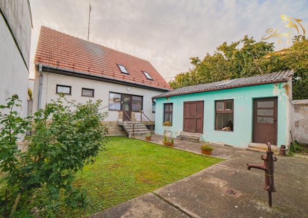 Poschodový dom v tichej lokalite Piešťan