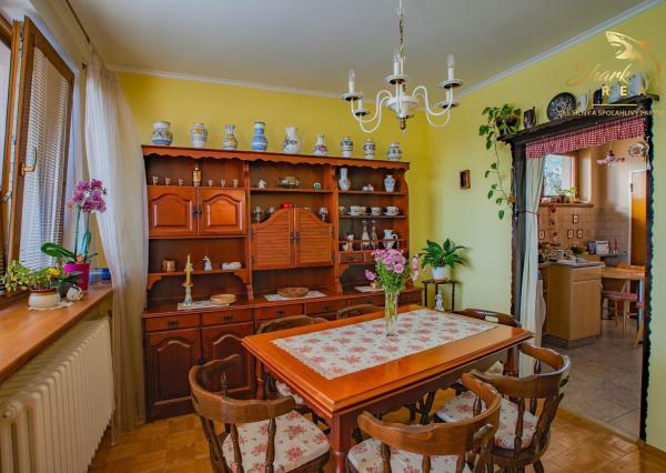 Peknučký zrekonštruovaný dom s veľkou úžitkovou záhradou